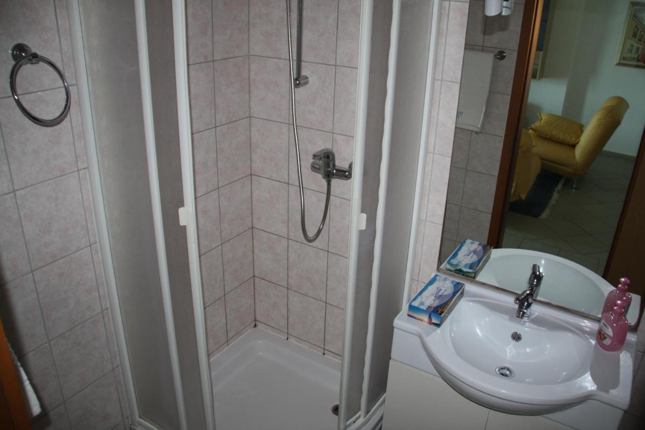 Vila Filipasic Apartment Vir Exterior foto
